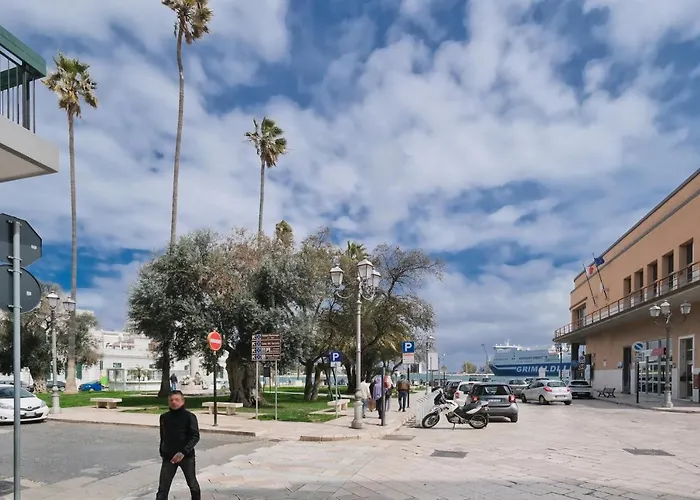 Porta Napoli ברינדיזי